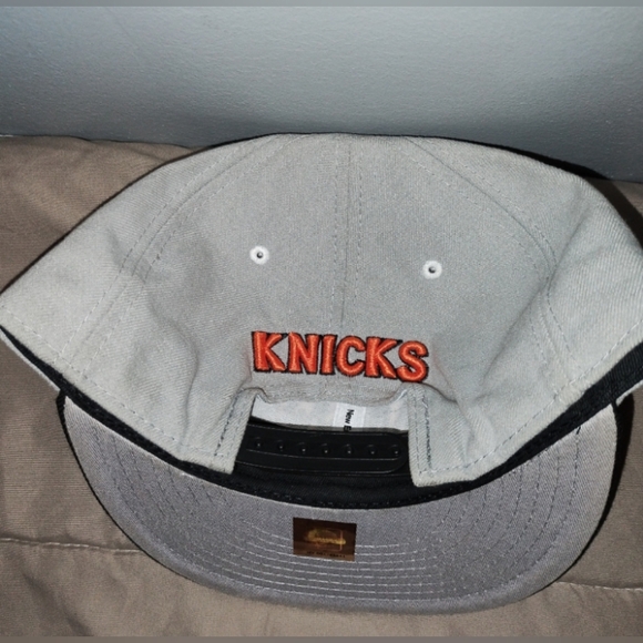 New York Knicks New Era NBA Snapback Hat Black Gray Orange EUC - Picture 10 of 10